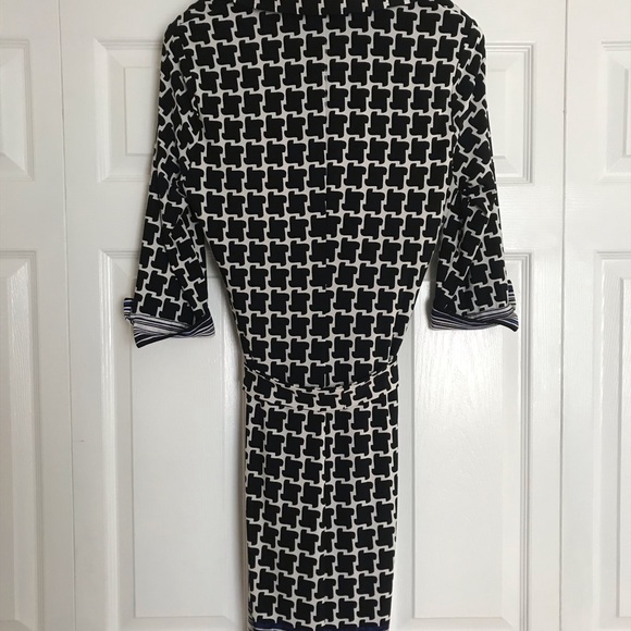 Business casual dress, pull over, and tie-around belt. Laundry brand/Large size. - Picture 2 of 6